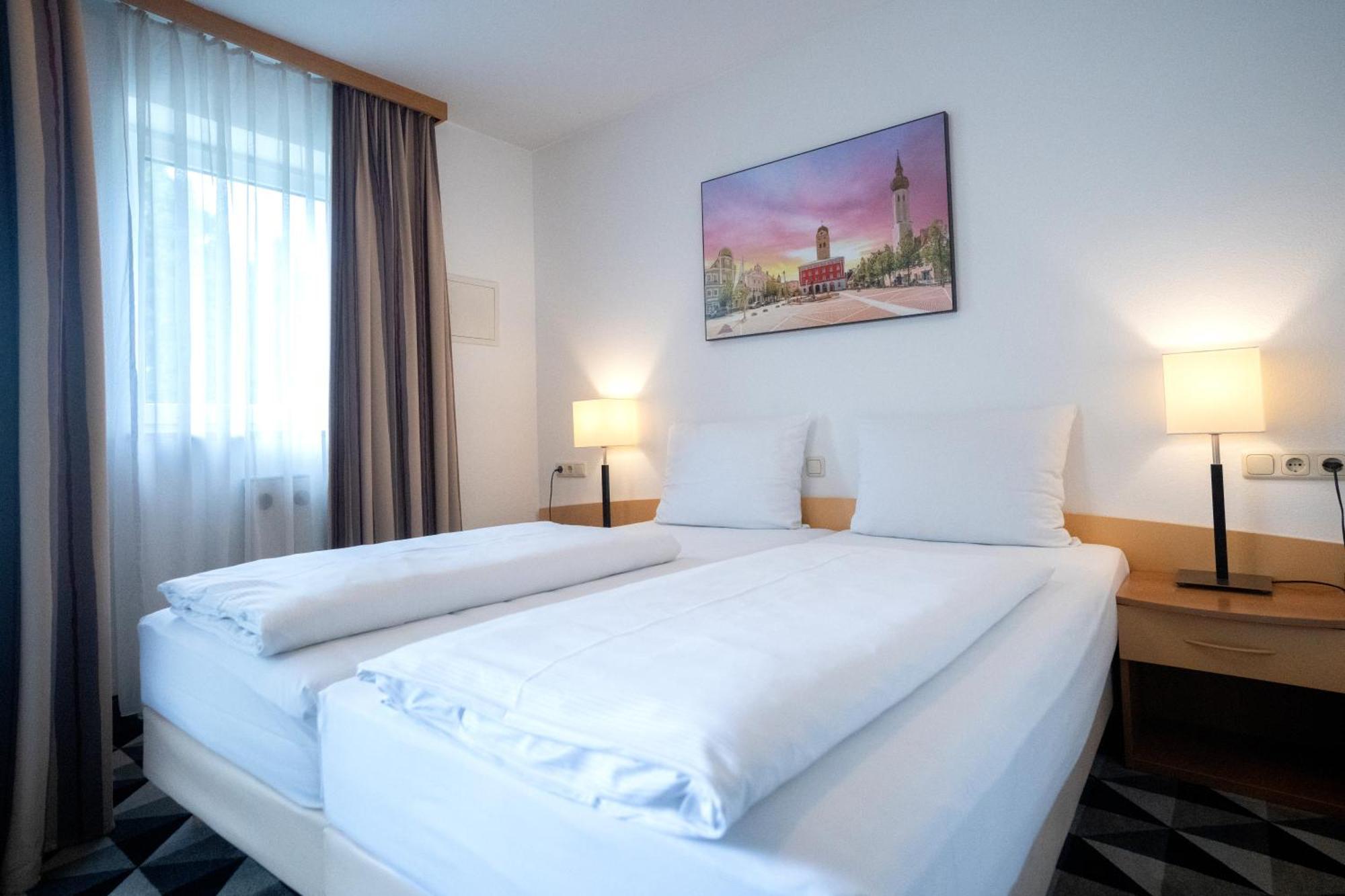 Hotel Azimut 3*